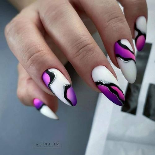 Маникюр в фиолетовых оттенках. 06