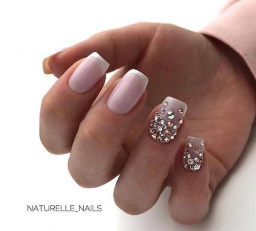 Стильный маникюр в нюдовом цвете. 07