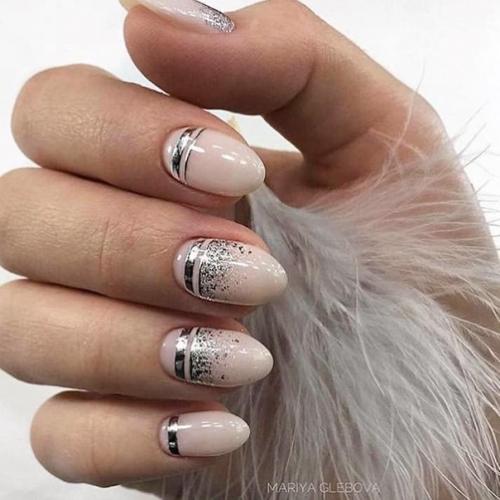 Стильный маникюр в нюдовом цвете. 04