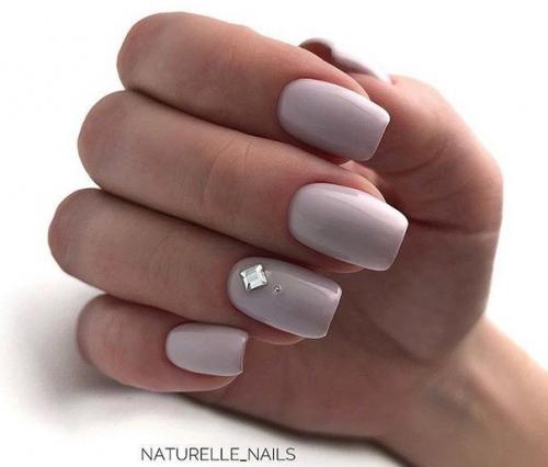 Стильный маникюр в нюдовом цвете. 02