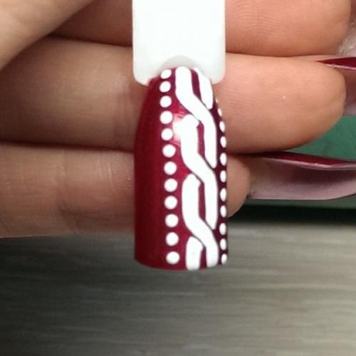 Мы рисуем узоры на свитере? 02