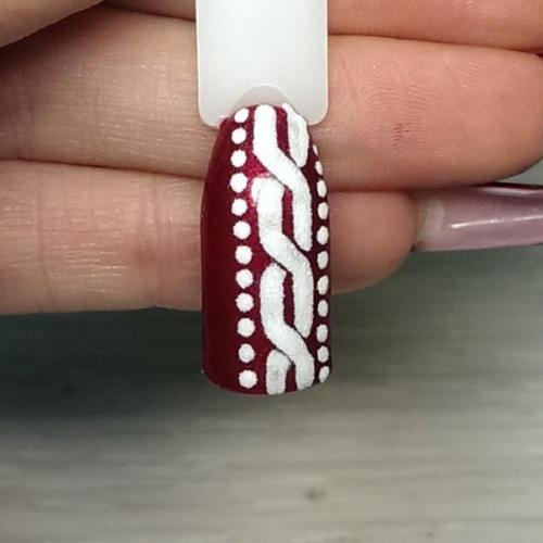 Мы рисуем узоры на свитере? 04