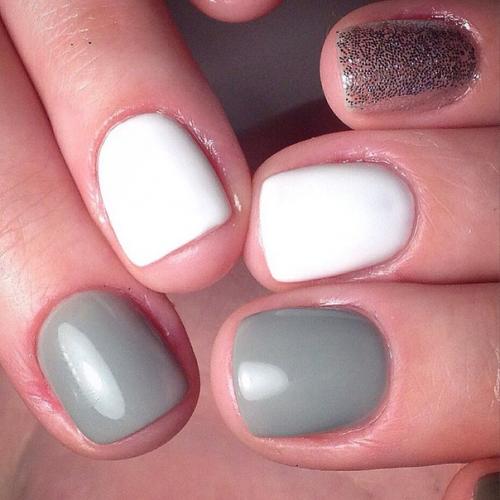 Уважаемые мастера!  Прошу объективно оценить мои работы (комбо - маникюр и покрытие гель - лак. 08