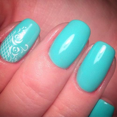 Уважаемые мастера!  Прошу объективно оценить мои работы (комбо - маникюр и покрытие гель - лак. 01