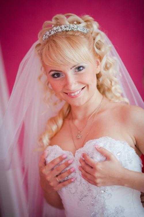 Привет, девочки. Долго я выбирала себе маникюр и в итоге толком не придумала. 02