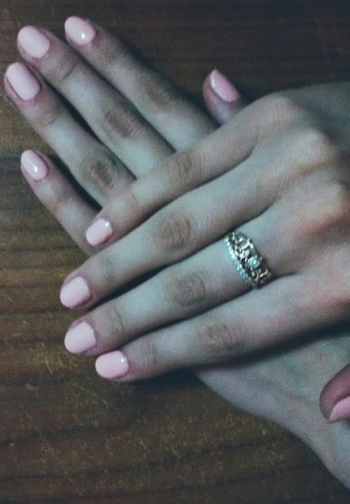 Добрый день. Модель на маникюр и педикюр покрытие гель лаком ищу. 08