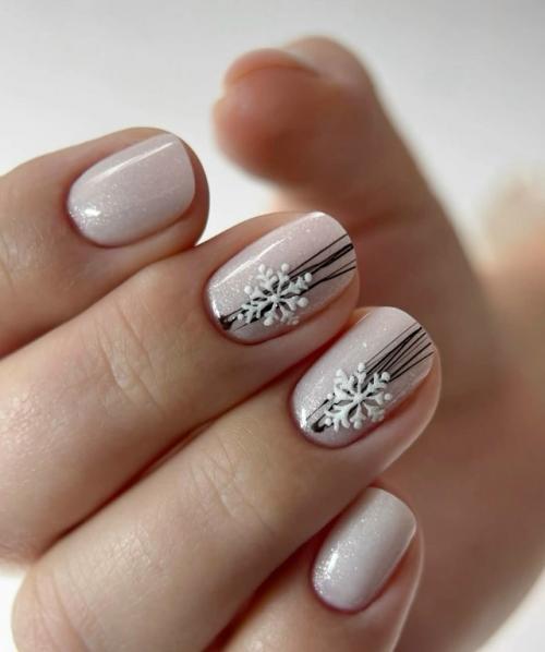 Нежная подборка маникюров для тех, кто любит аккуратность и детали. 02