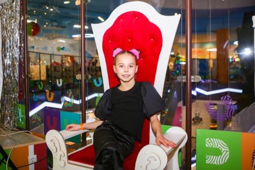 Дианочка, такая уже большая, смотрю на фото и вижу, как повзрослела! 05