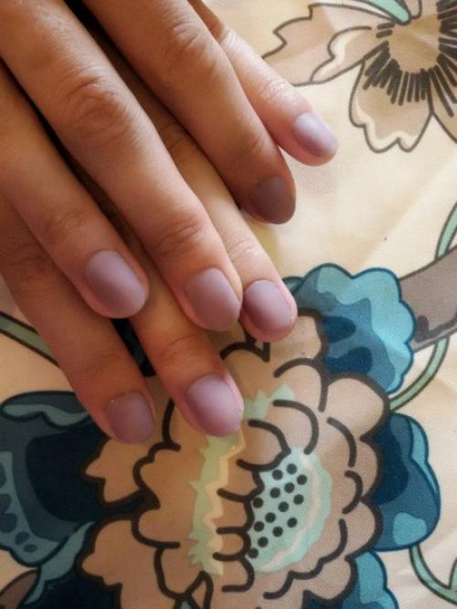 Добрый день. Модель на маникюр и педикюр покрытие гель лаком ищу. 05