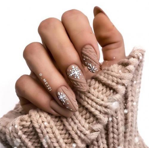 Какой дизайн зимнего маникюра лучший? 03