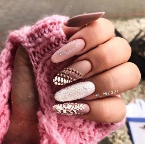 Какой дизайн зимнего маникюра лучший? 01