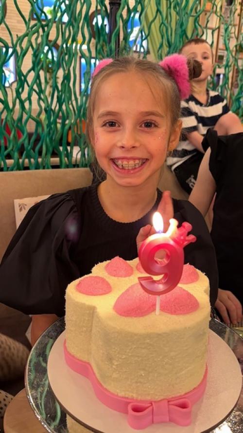 Дианочка, такая уже большая, смотрю на фото и вижу, как повзрослела! 04