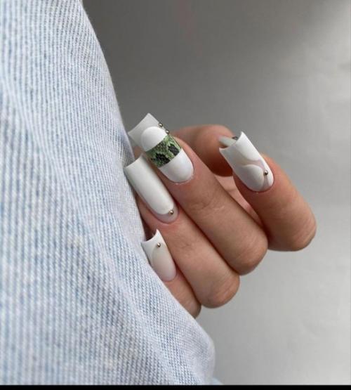 Маникюр на квадратные ногти. 01