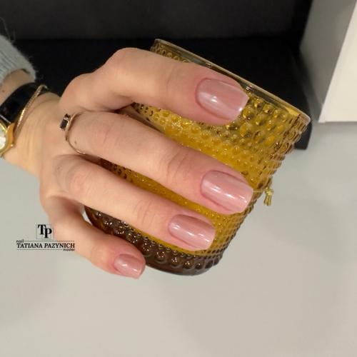 Не судите строго, делала себе коррекцию жидким полигелем без опила, и маникюр получился скоростной. 01