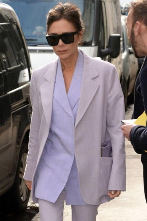 Виктория Бекхэм магазин своего бренда в Лондоне посетила. 03