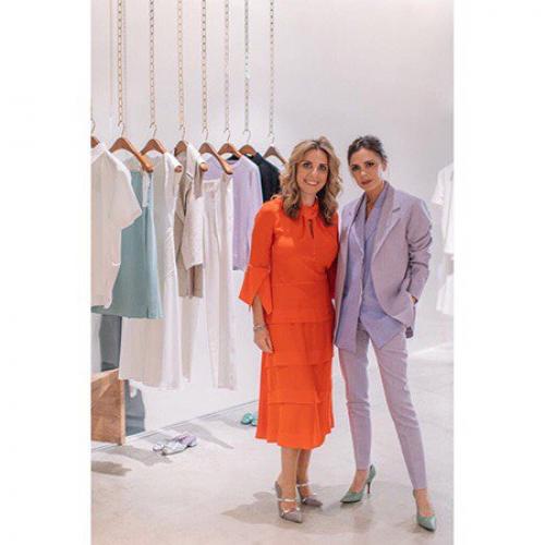 Виктория Бекхэм магазин своего бренда в Лондоне посетила. 01