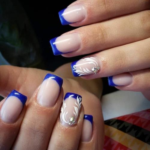 Французский маникюр самым аккуратным и женственным считается. 02