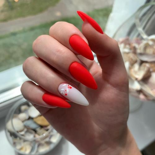 Красный цвет - безусловно один из самых ярких и акцентных, который любит быть в центре внимания. 02