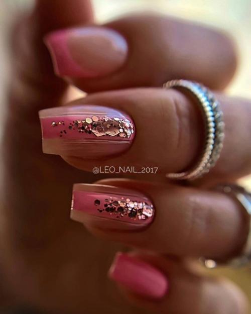 Все вы, наверняка слышали, что самая модная форма ногтей в 2021 - овальная и миндалевидная, отличающиеся плавными мягкими очертаниями. 04