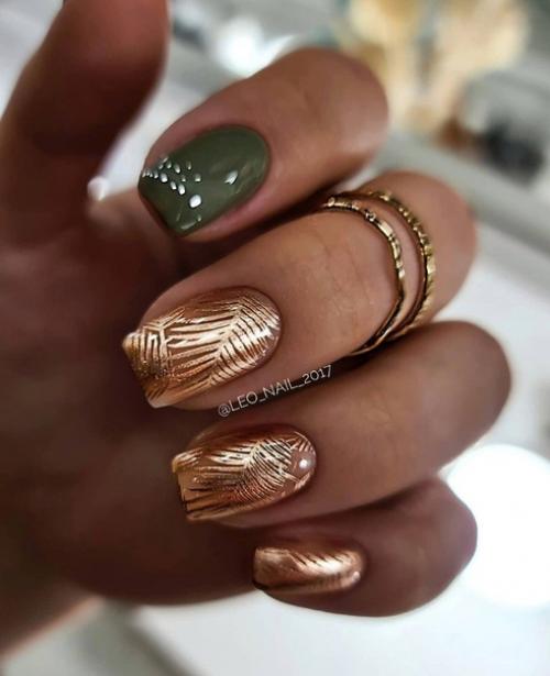 Все вы, наверняка слышали, что самая модная форма ногтей в 2021 - овальная и миндалевидная, отличающиеся плавными мягкими очертаниями. 05