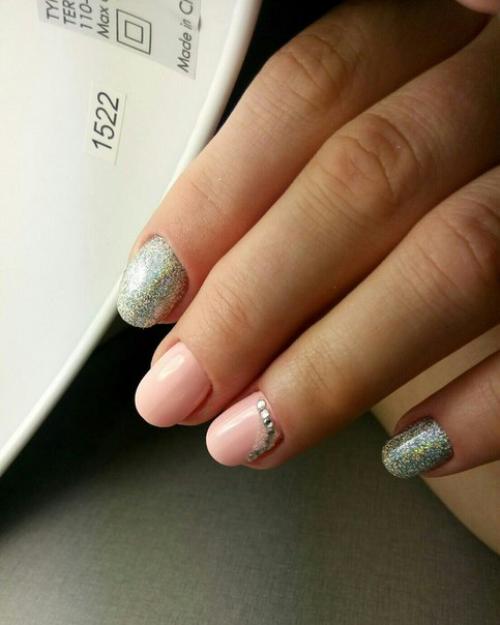 Анонимно, пожалуйста.  Девочки, переезжаю в питер на пмж, клиентов придётся искать всех с нуля, пожалуйста, подскажите, сколько брать за работу? 02