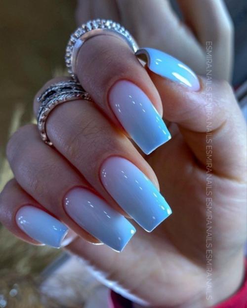 Маникюр в оттенках голубого небесно. 02