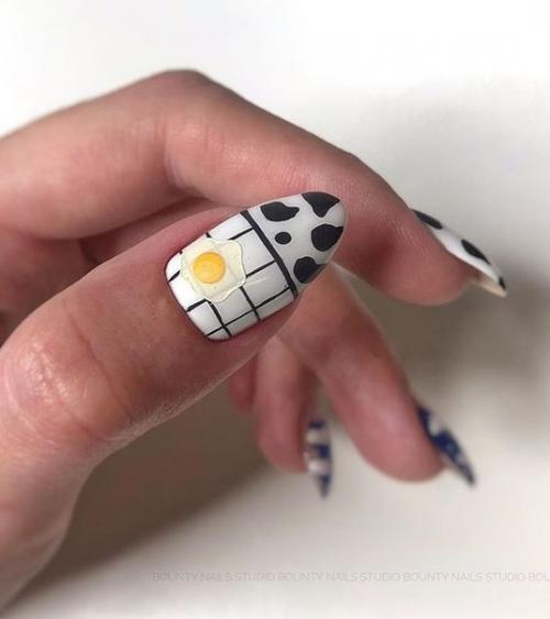 Расслабляемся и мы рисуем глазунью. 02