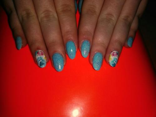 Девушки: - хочу услышать любую критику. 07