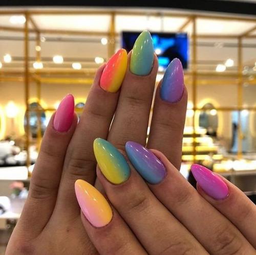 Это так умопомрачительно красиво просто буйство красок. 01