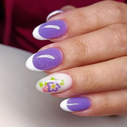 Французский маникюр, или так называемый френч, сохраняет свою популярность на протяжении многих лет. 03