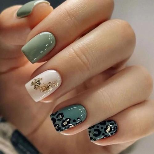 Женский маникюр - это не просто уход за ногтями, это искусство, которое выражает женственность и красоту. 09