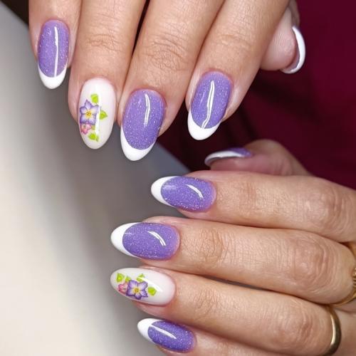 Французский маникюр, или так называемый френч, сохраняет свою популярность на протяжении многих лет. 04