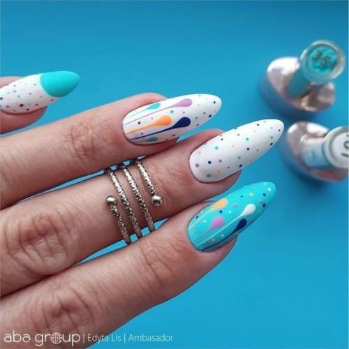 Оригинальные идеи модного педикюра на весну - лето 2023. 05