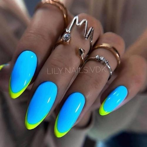 Маникюр в голубом цвете. 04