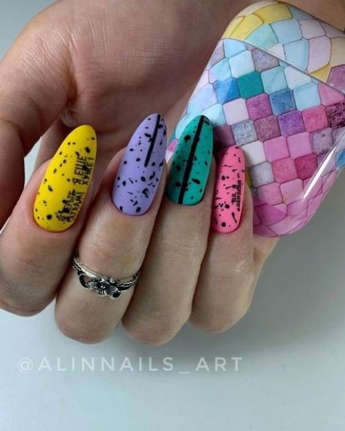 Оригинальные идеи модного педикюра на весну - лето 2023. 02
