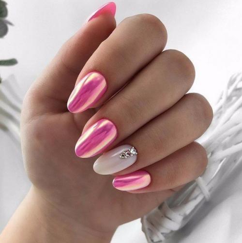 Маникюр на овальную форму ногтей - один из самых актуальных и популярных. 06