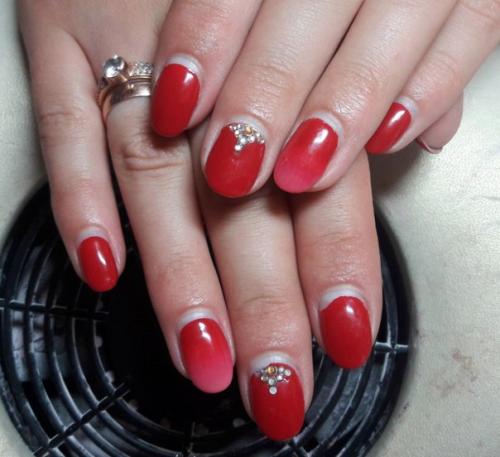 Девочки не держатся камушки на клиентах. 01