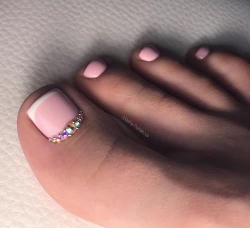 Педикюр френч. 10. 02