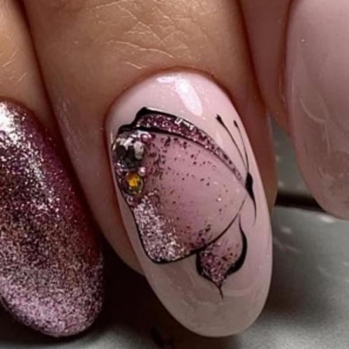 Акцент на большом пальце - новинки модного маникюра для весны и лета. 08