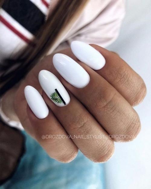 Маникюр на овальную форму ногтей - один из самых актуальных и популярных. 05