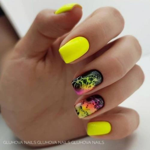 Оригинальные идеи модного педикюра на весну - лето 2023. 01