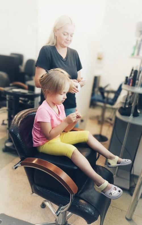 Готовимся к отпуску, срезали длину - облегчили маме жизнь. 02