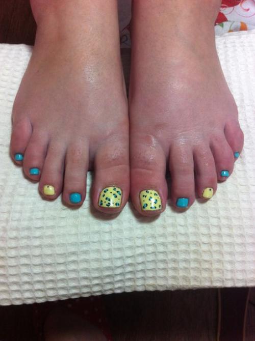 Девушки записываемся!  Маникюр с покрытием гель - лаком дизайн 500 р. 01