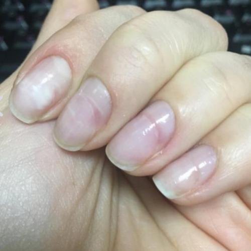 Я переехала в другой город и мне пришлось искать нового мастера маникюра. 02