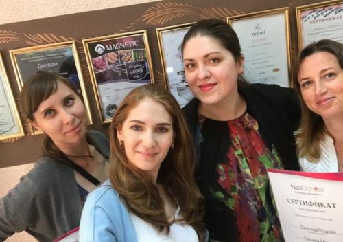 В школе Nailschool Екатерины Бердниковой. 09
