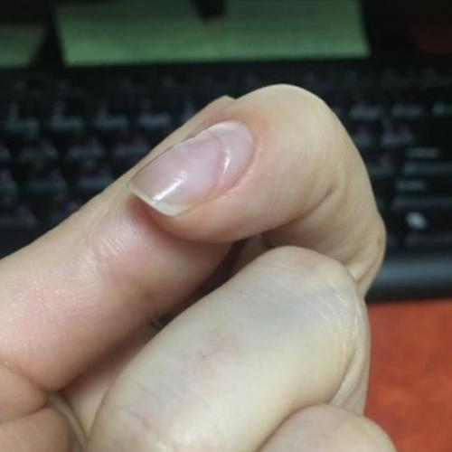 Я переехала в другой город и мне пришлось искать нового мастера маникюра. 01