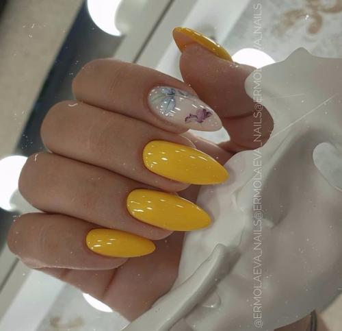 После яркого и эффектного маникюра со сложным дизайном часто хочется чего-то романтичного, изящного и утончённого. 02