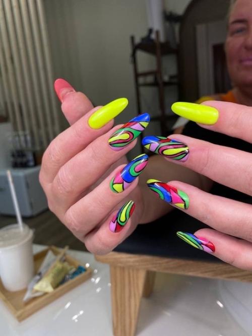 Оказывается, маникюр известен как искусство с незапамятных времен. 01