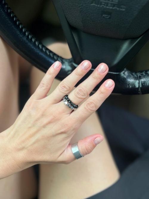 Иногда, чтобы добиться результата, даже если говорить о бьюти - процедурах, требуется не один и не два визита к мастеру. 01