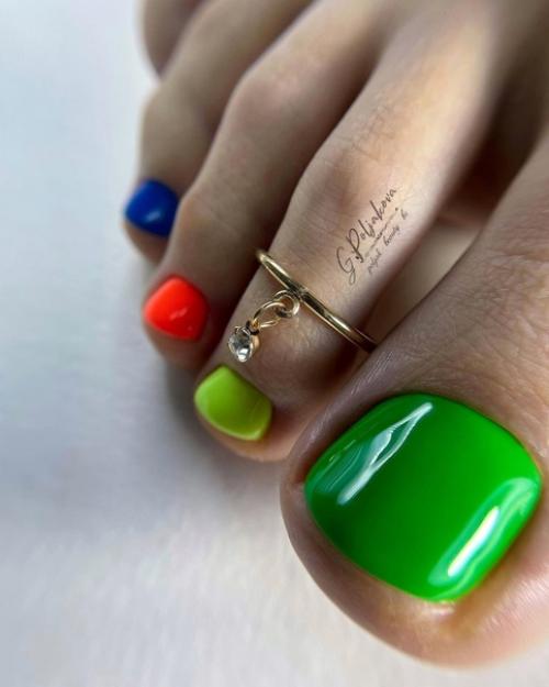 Дизайн педикюра летом. 04